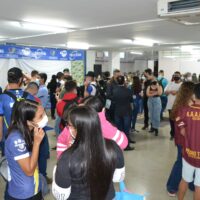 Público No Hall Do Auditório Onde Ocorreram As Premiações