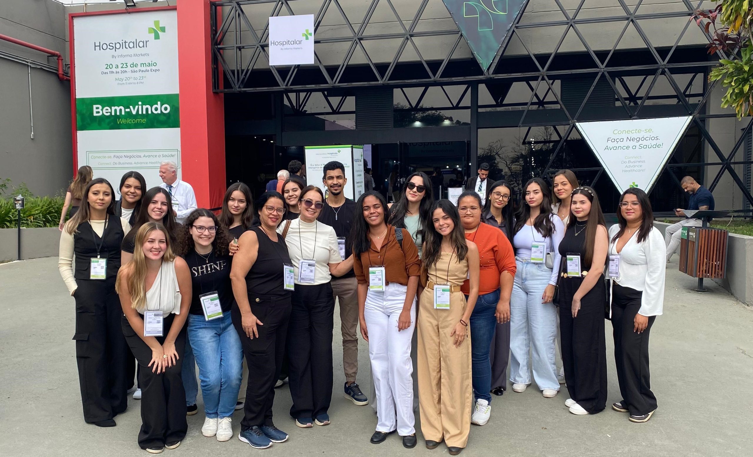Estudantes de Enfermagem da FAI participam da Feira Hospitalar 2025 em ...
