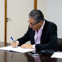 FAI Reitor Alexandre Teixeira_vice Reitor Wendel Soares_prefeito Tiveron_posse Reitoria (2)